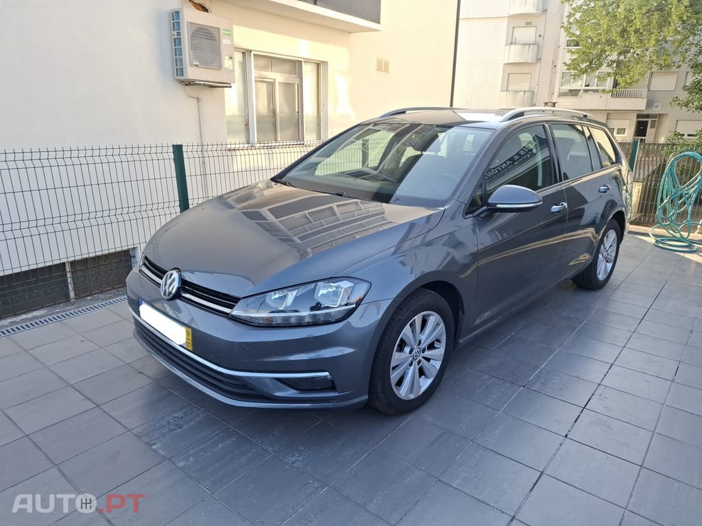 Volkswagen Golf Variant 1.6 TDi Confortline — fotografia 3