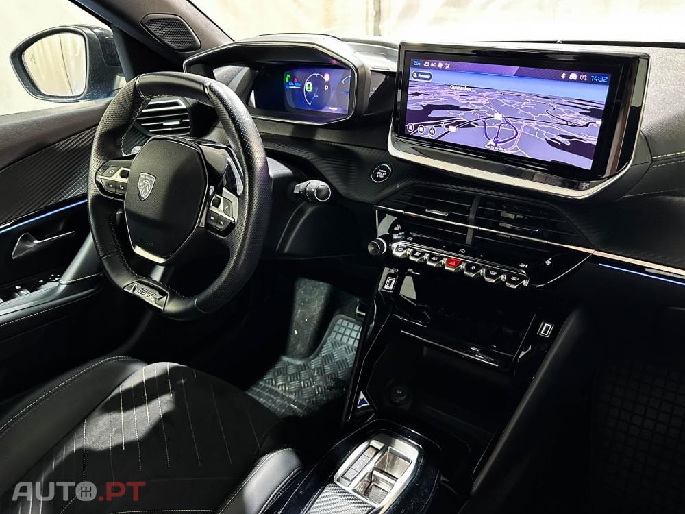 Peugeot E-2008 54 kWh GT