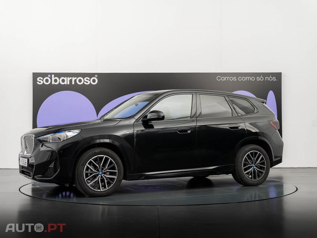 BMW iX1 eDrive20 Pack Desportivo M