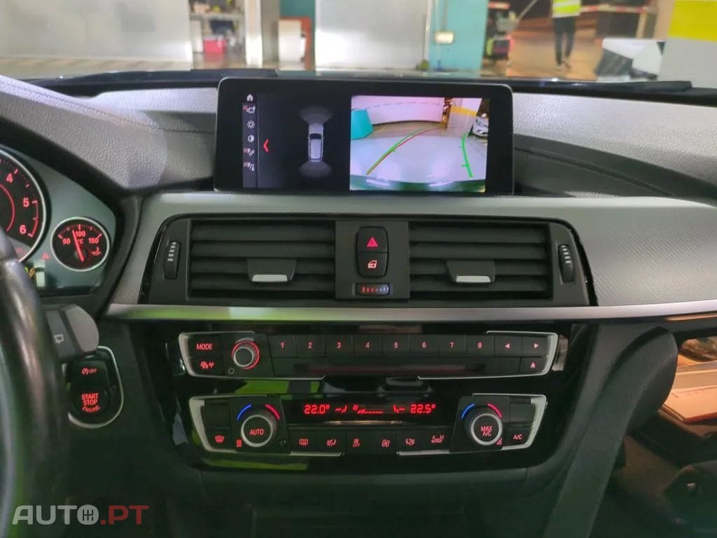 BMW 318 d Touring Ultimate Auto
