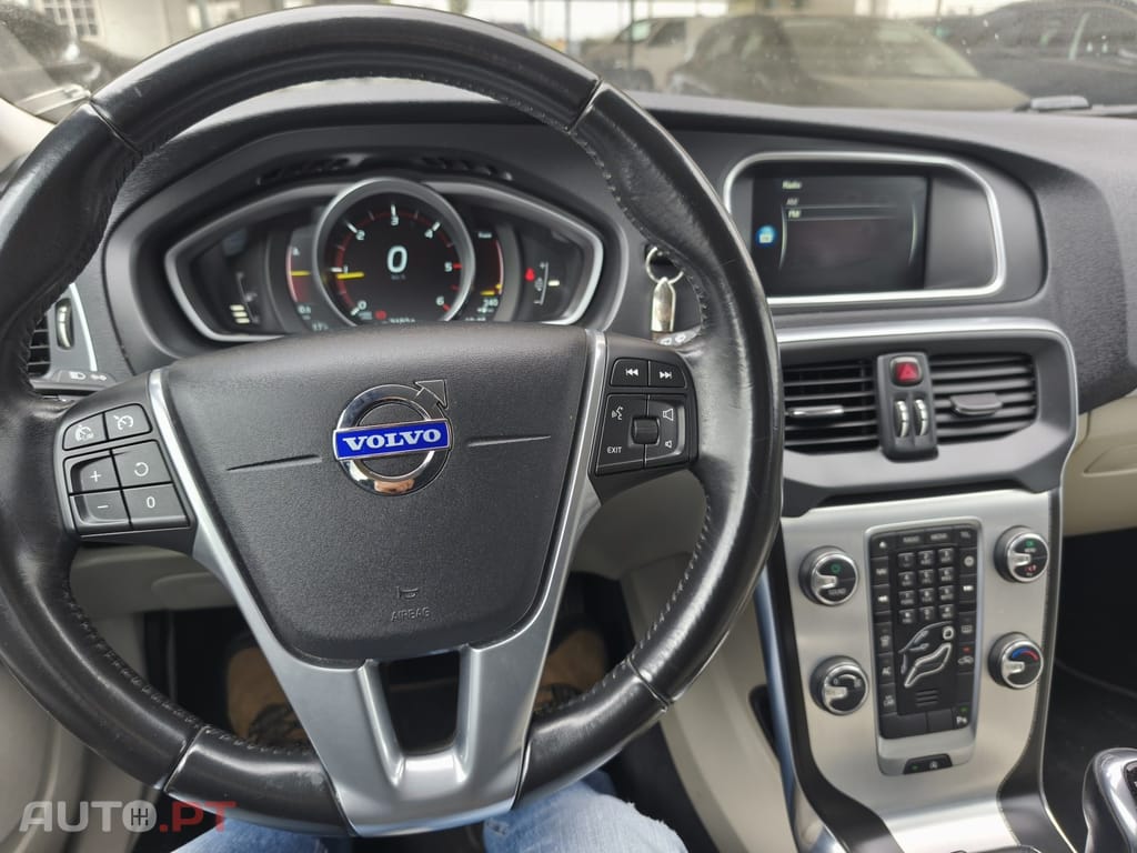 Volvo V40 Cross Country 1.6 D2 Summum