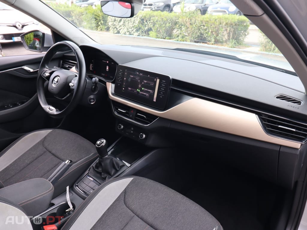 Skoda Kamiq 1.0 TSI Selection — fotografia 10