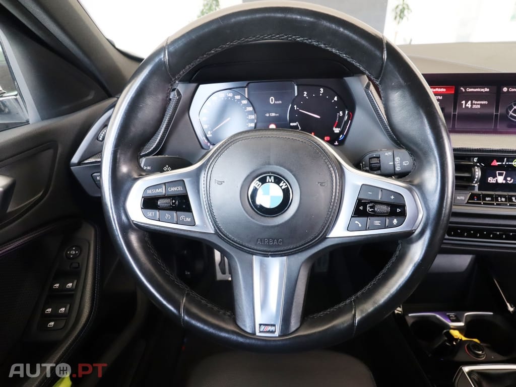 BMW 116 d Pack Desportivo M — fotografia 12