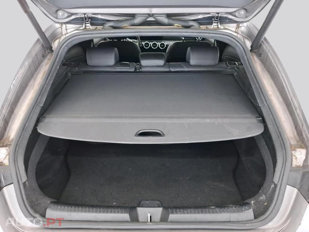 Mercedes-Benz CLA 250 e Progressive