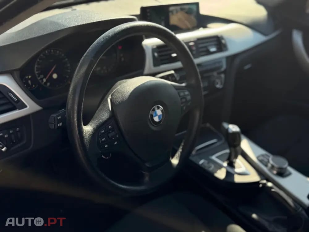BMW 320 d xDrive Auto