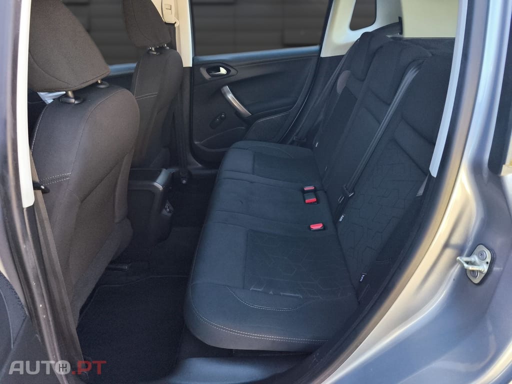 Peugeot 2008 1.6 e-HDi Allure 2-Tronic