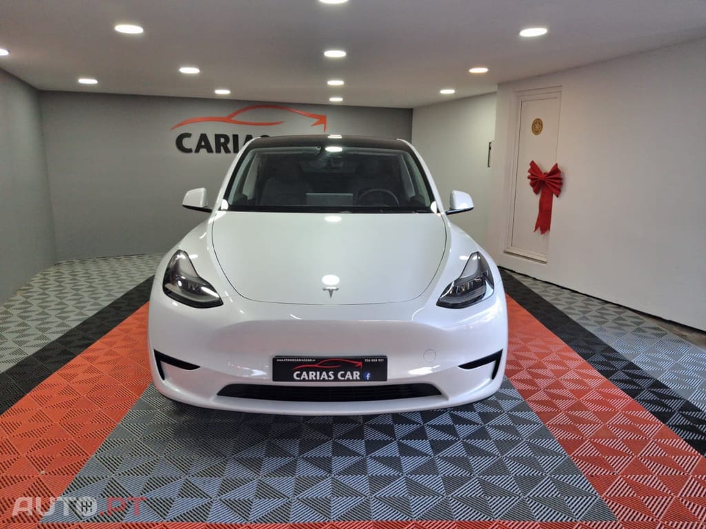 Tesla Model Y Standard RWD