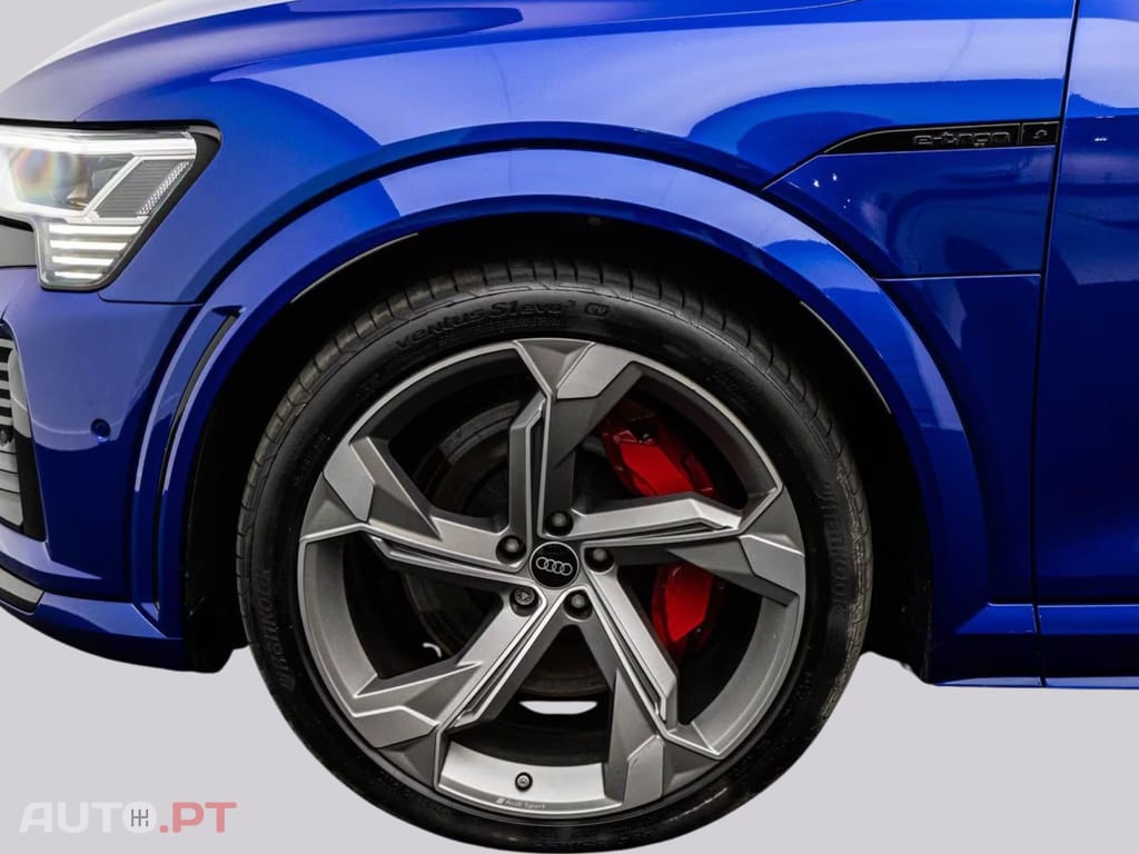 Audi SQ8 E-TRON BLACK I.V.A DEDUTIVEL