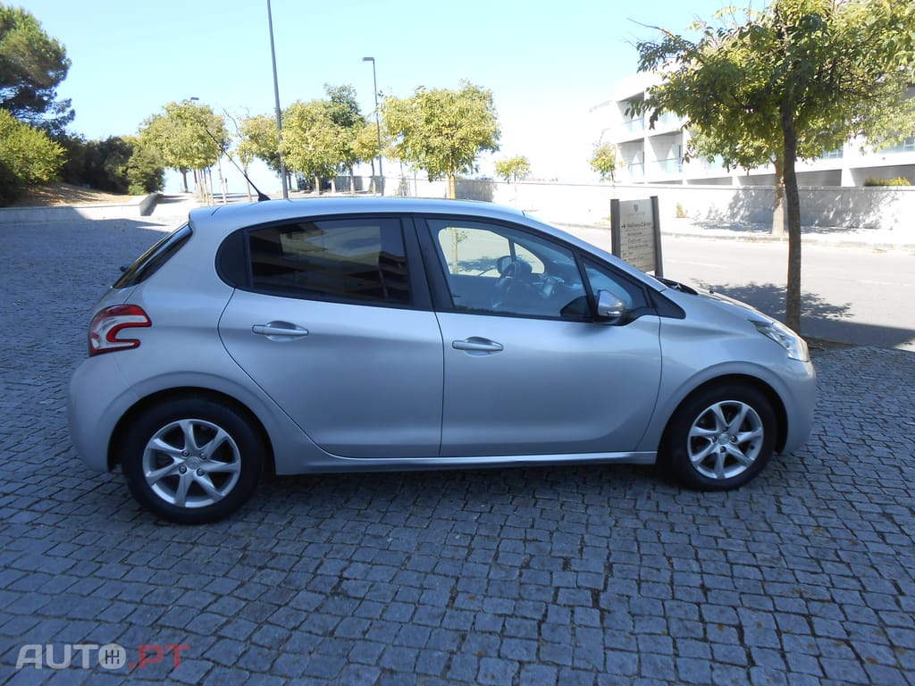 Peugeot 208 208 1.4 HDi Active