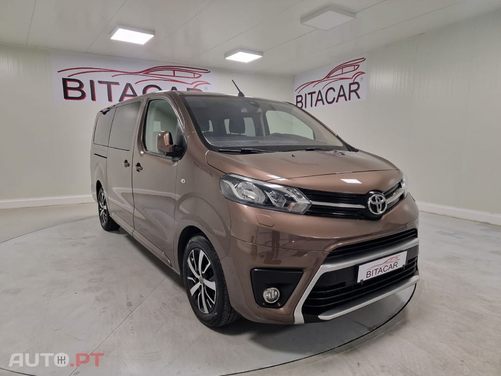 Toyota Proace Verso COMBI 1.6 D-4D L2 GPS 9 LUGARES