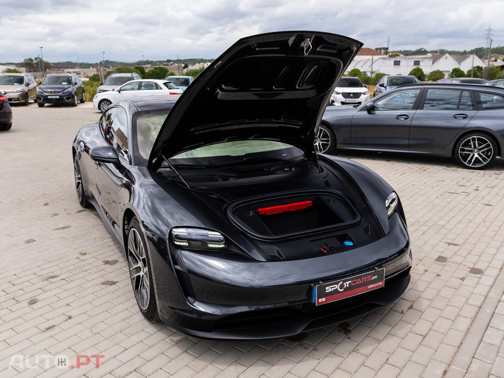 Porsche Taycan Bateria Performance Plus