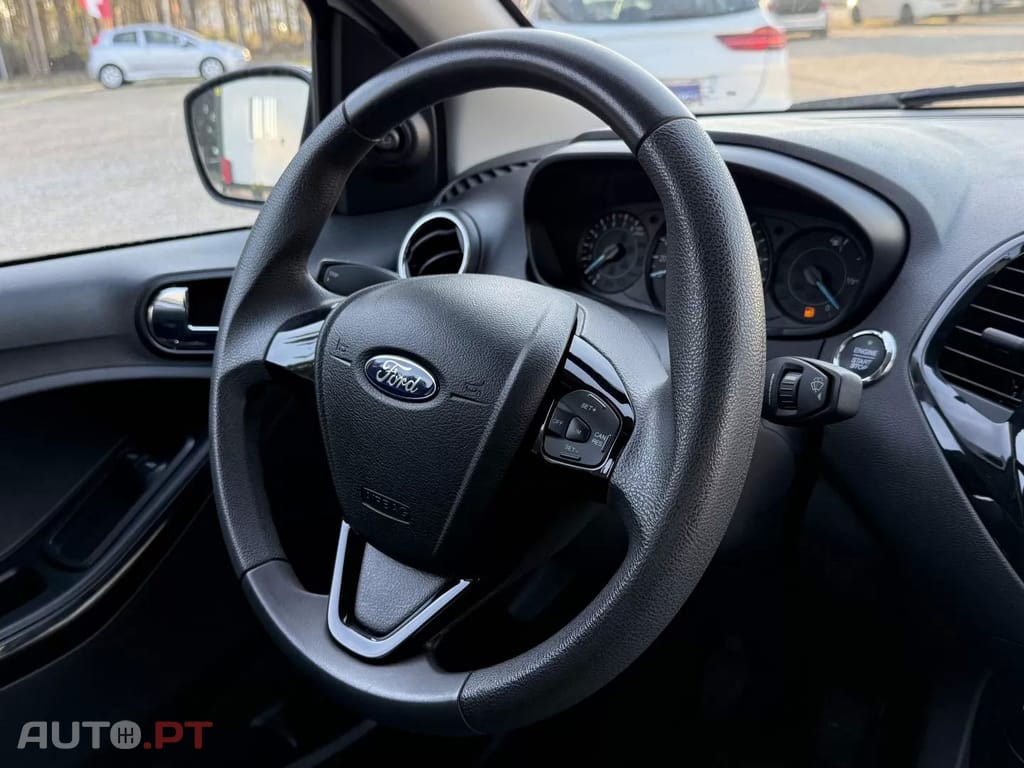 Ford KA 1.2 Ti-VCT White & Black Edition