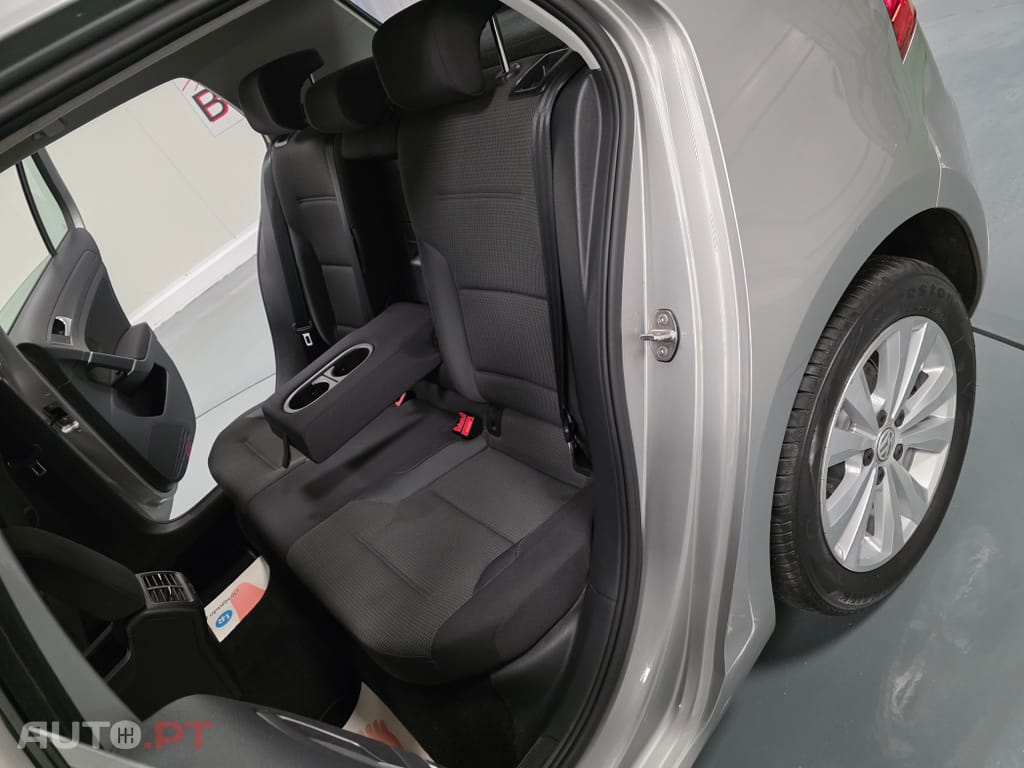 Volkswagen Golf 1.6 TDI Confortline