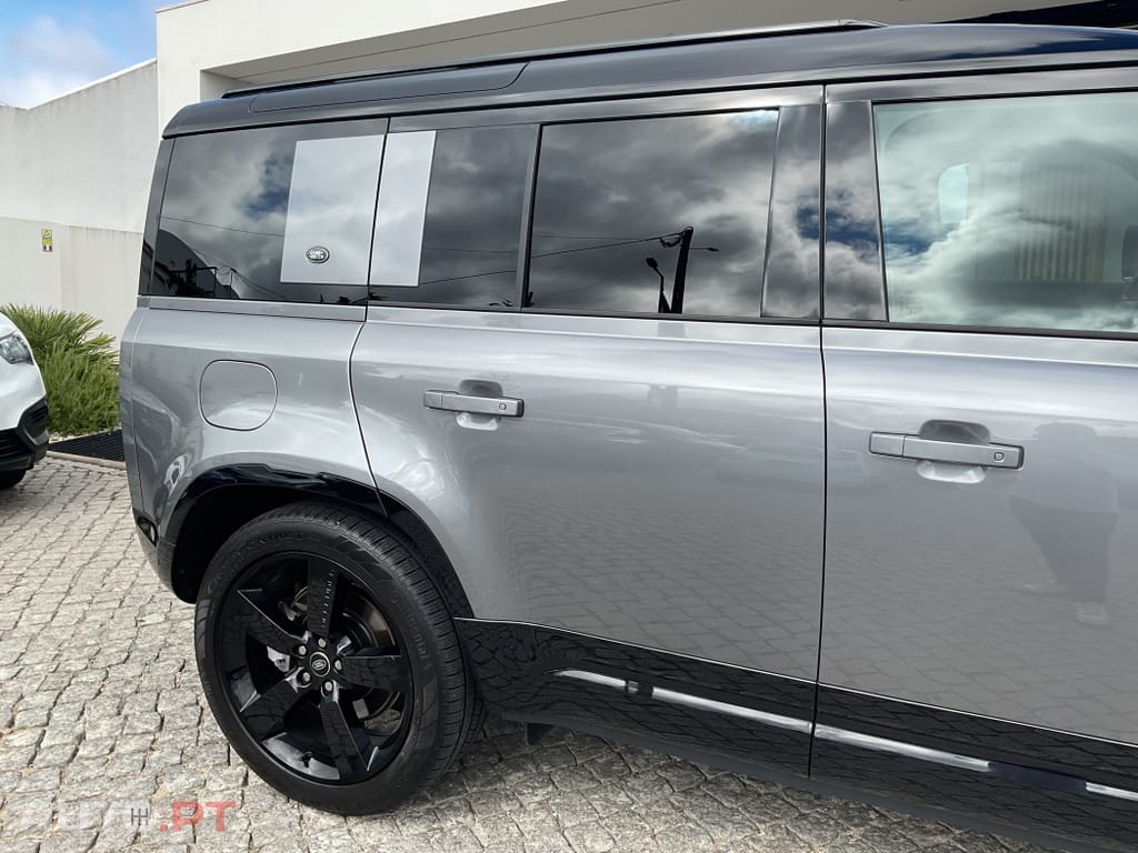 Land Rover Defender 3.0 D250 110 AWD X-Dynamic SE