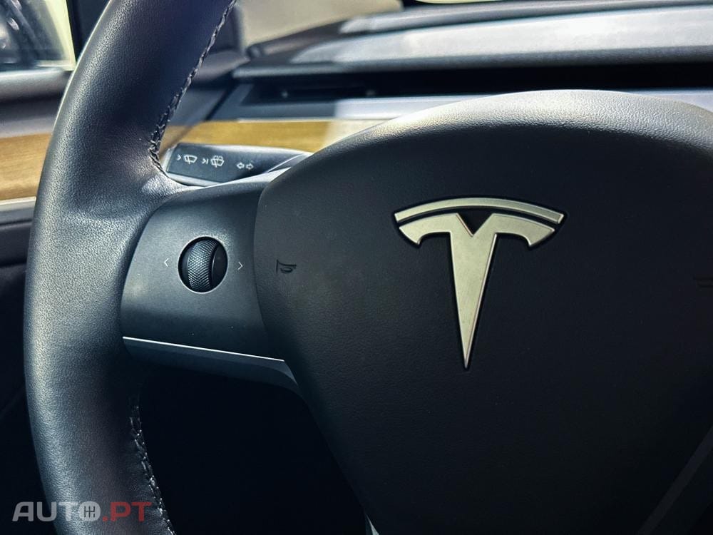 Tesla Model Y Long Range Dual Motor AWD