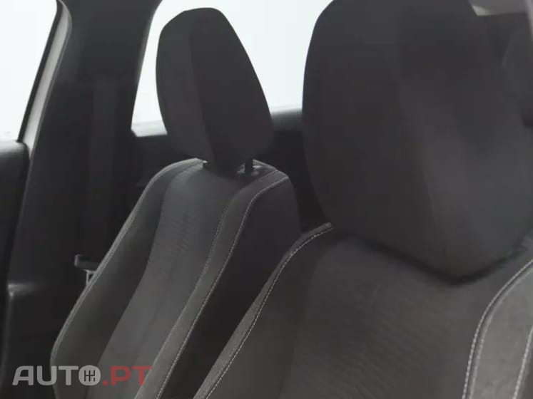 Peugeot 308 1.5 BlueHDi Active Pack — fotografia 18