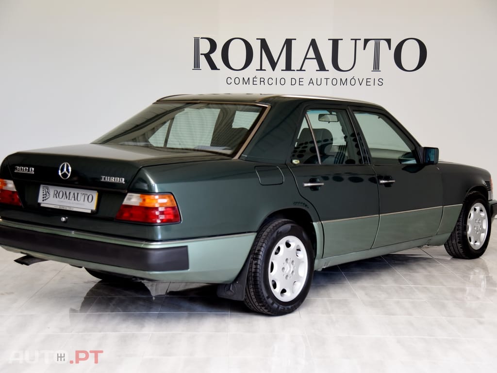Mercedes-Benz E 300 D Turbo