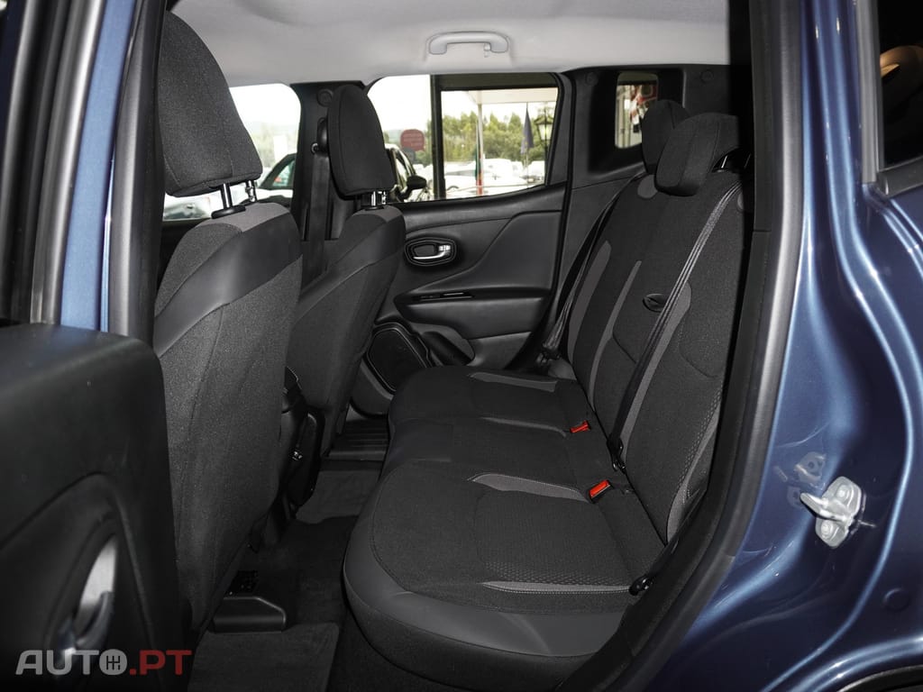 Jeep Renegade 1.6 MJD Night Eagle