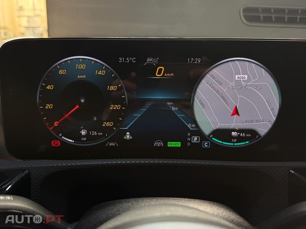 Mercedes-Benz A 250 e AMG Line