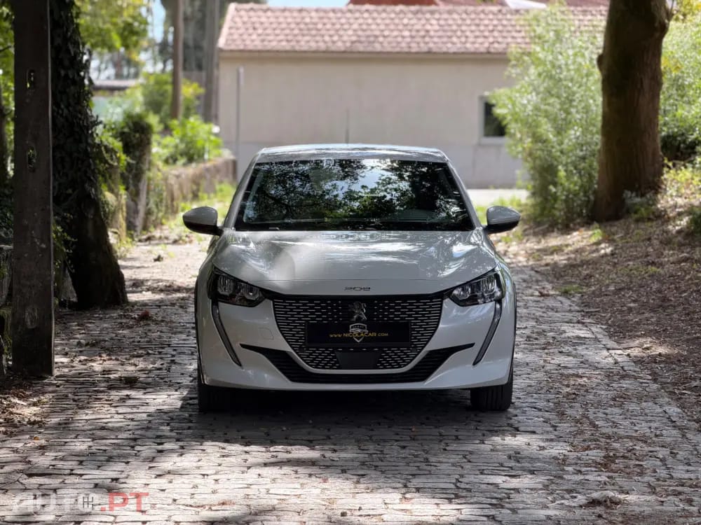 Peugeot E-208 50 kWh Allure Pack