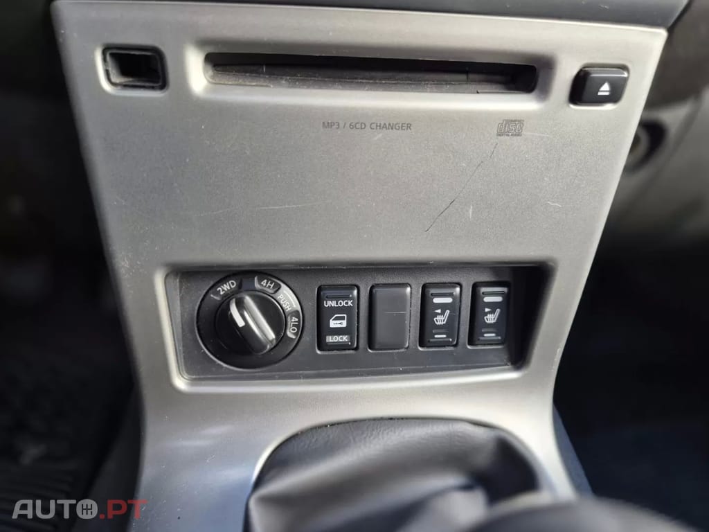 Nissan Navara 2.5 dCi CD LE Prem.+IT