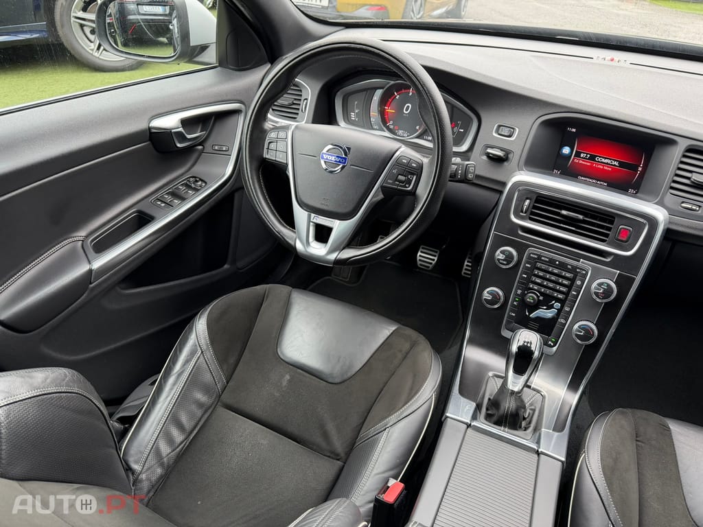 Volvo V60 2.0 D2 R-Design