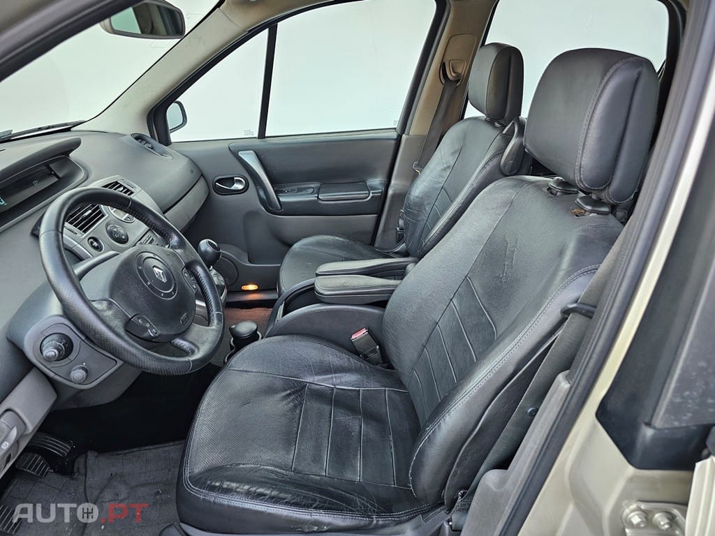 Renault Scénic 1.5 dCi Dynamique Luxe — fotografia 8