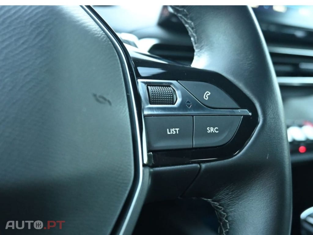 Peugeot 3008 ALLURE EAT8