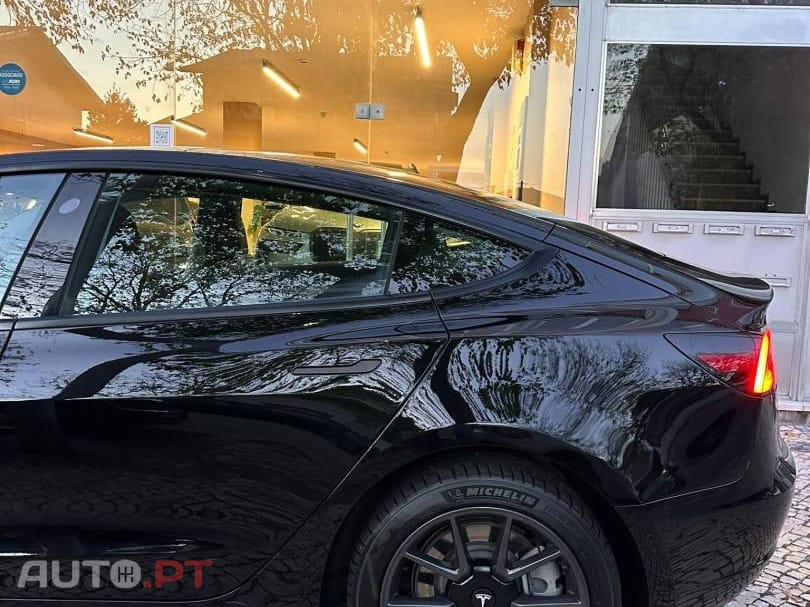 Tesla Model 3 Tração Traseira