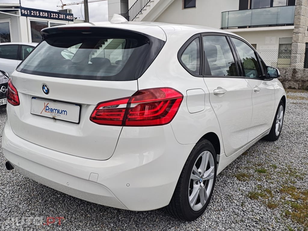 BMW 218 i Auto
