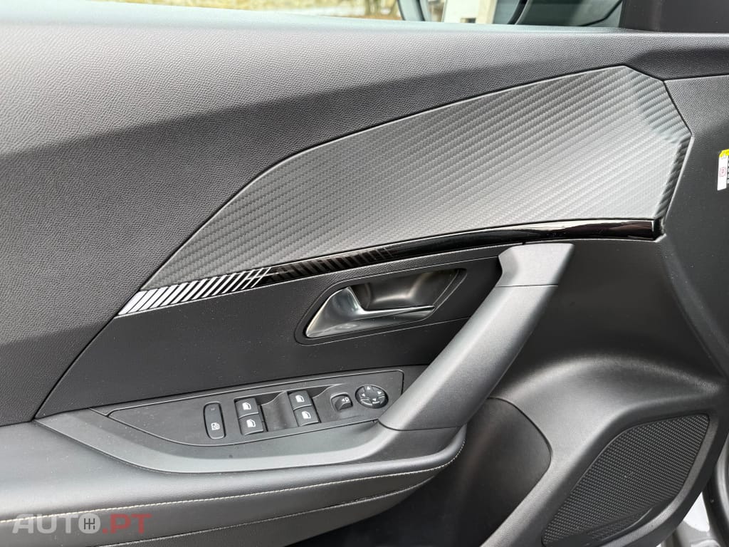 Peugeot 2008 1.2 PureTech Allure Pack