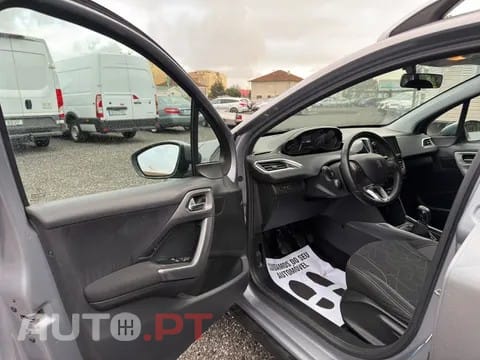 Peugeot 2008 1.2 PureTech Active