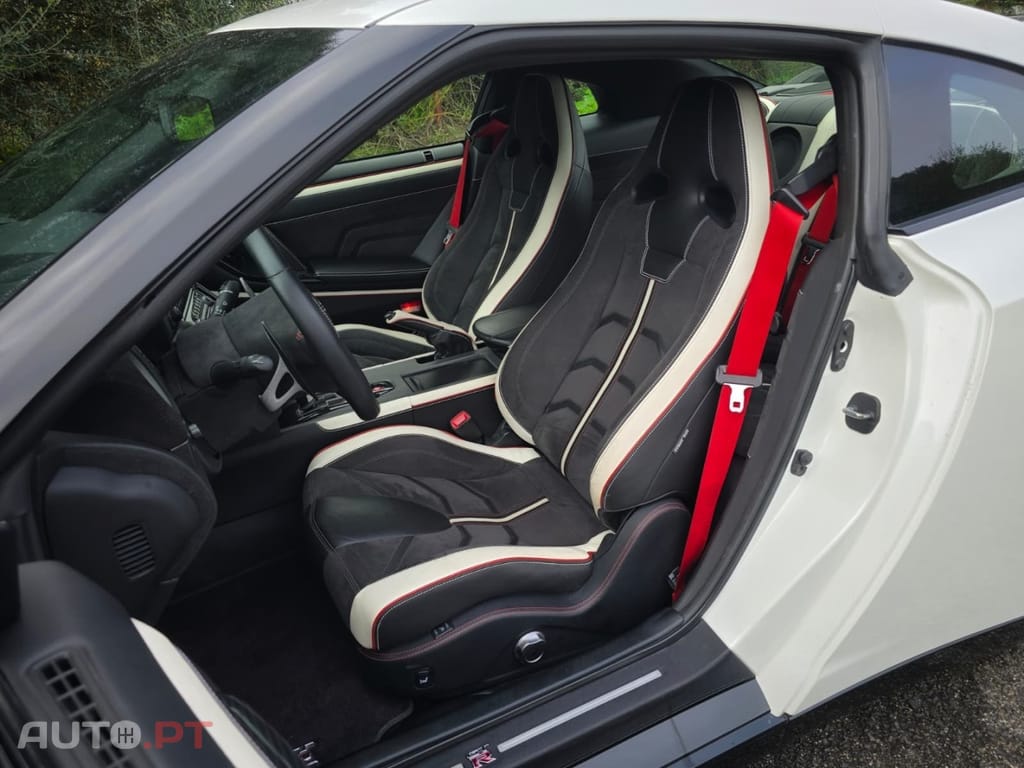 Nissan GT-R 3.8 V6 Black Edition