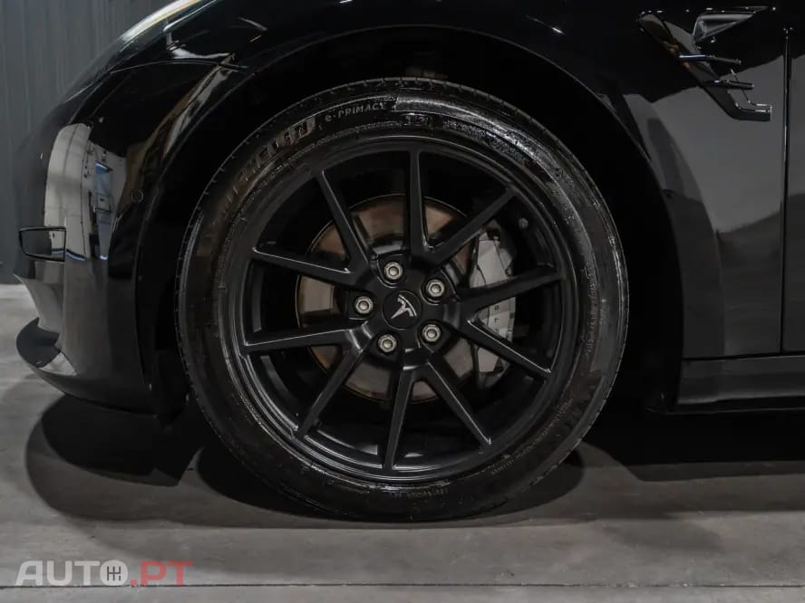 Tesla Model 3 Standard Range Plus RWD