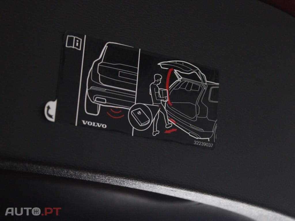 Volvo XC40 78 KWH PLUS AWD