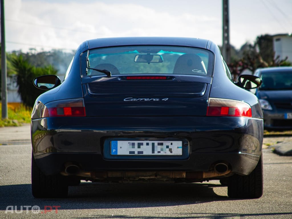 Porsche 911 Carrera