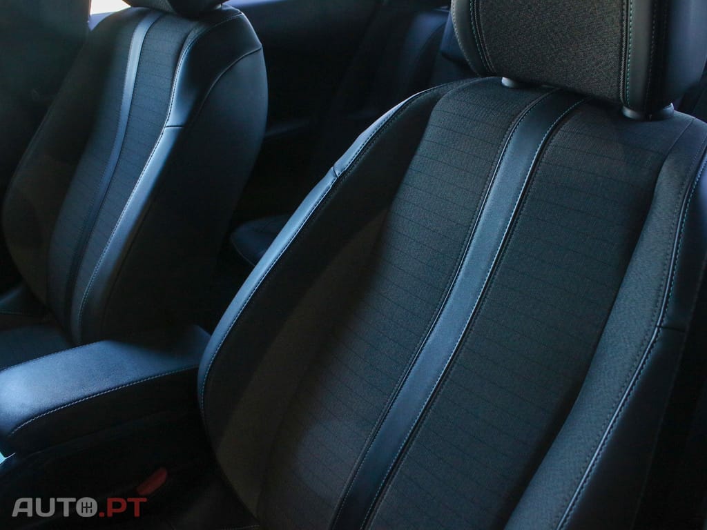 Peugeot 2008 1.2 PureTech Allure