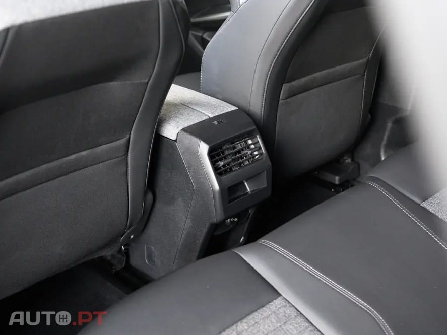 Peugeot 3008 1.2 Hybrid Allure e-DCS6