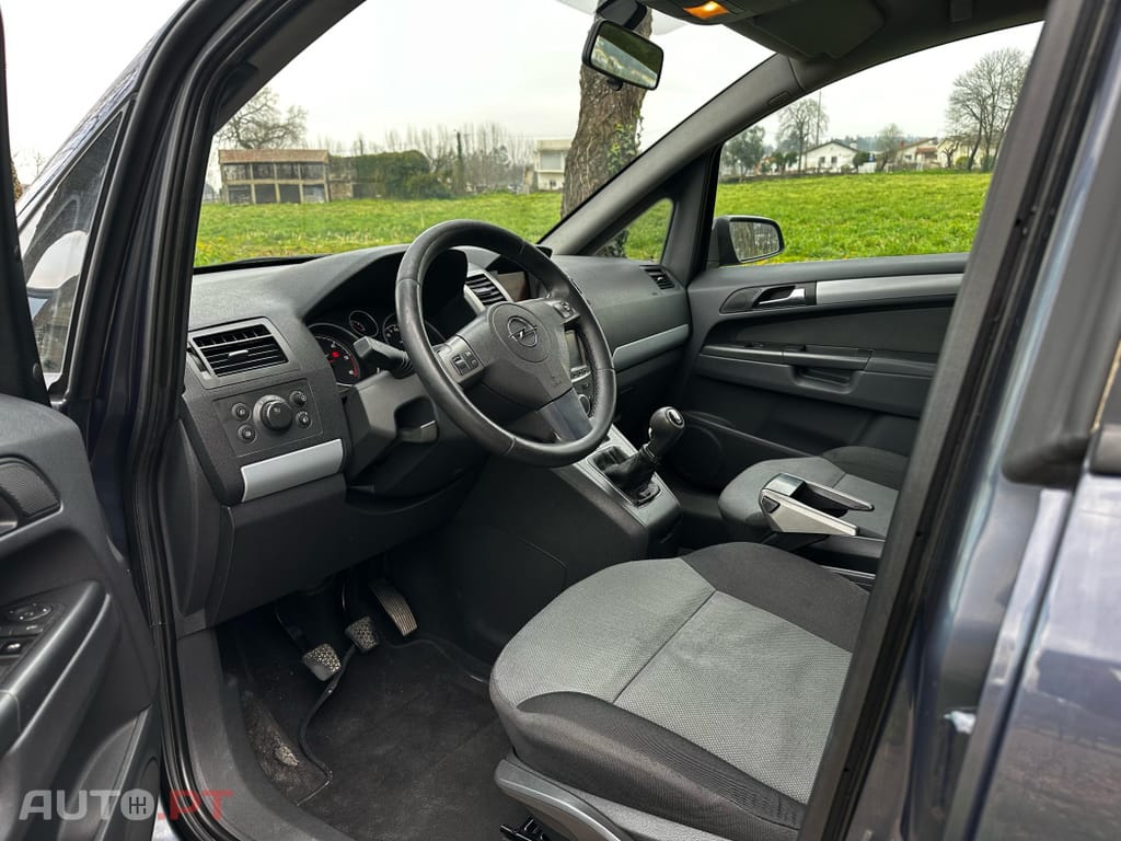 Opel Zafira 1.9 CDTi Enjoy