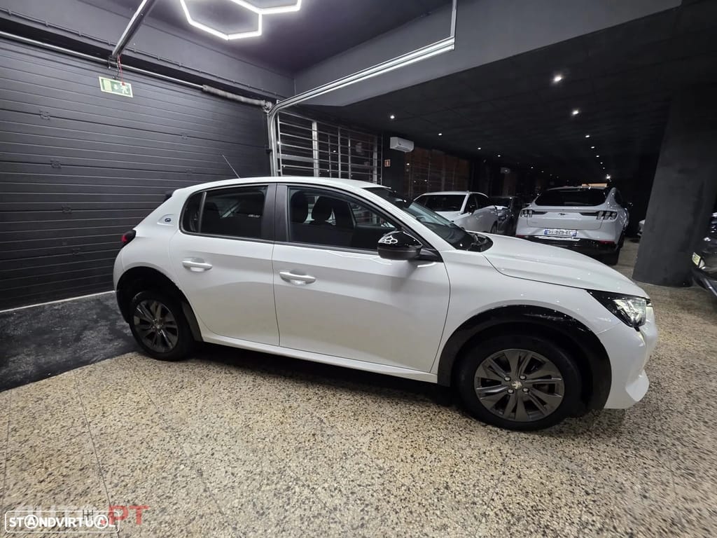 Peugeot E-208 50 kWh Style