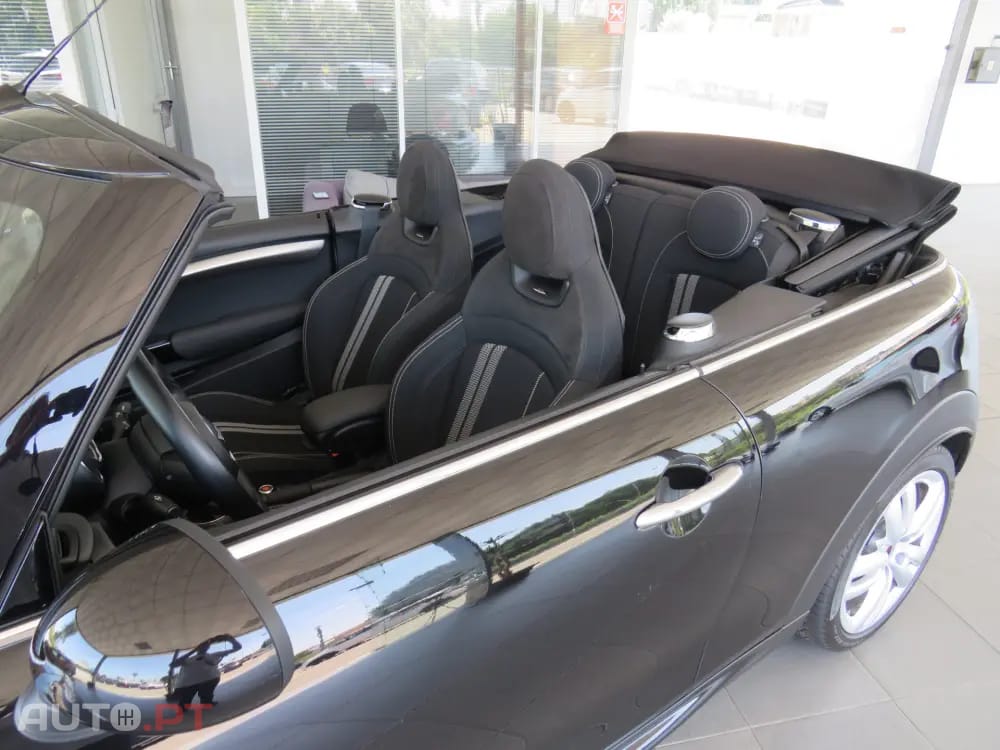 MINI Cabrio John Cooper Works