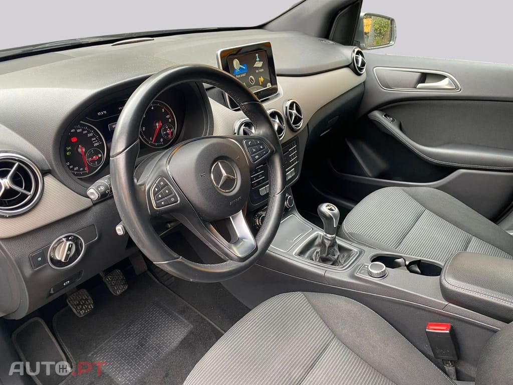 Mercedes-Benz B 180 d Style 
