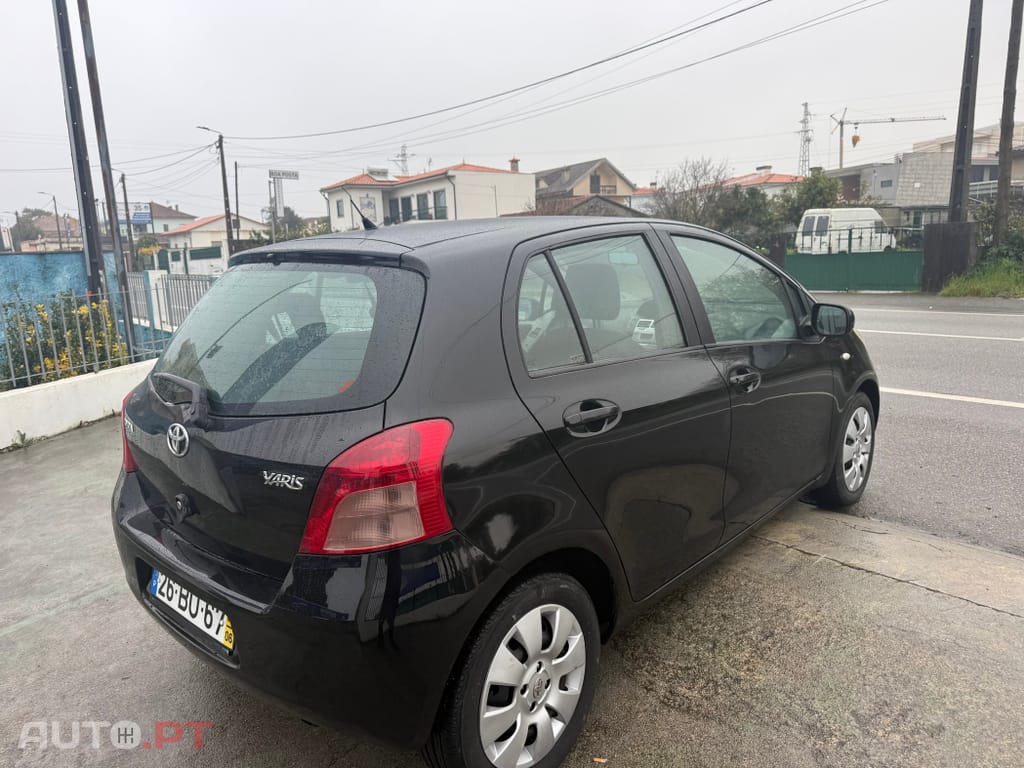 Toyota Yaris 1.0 Sol AC