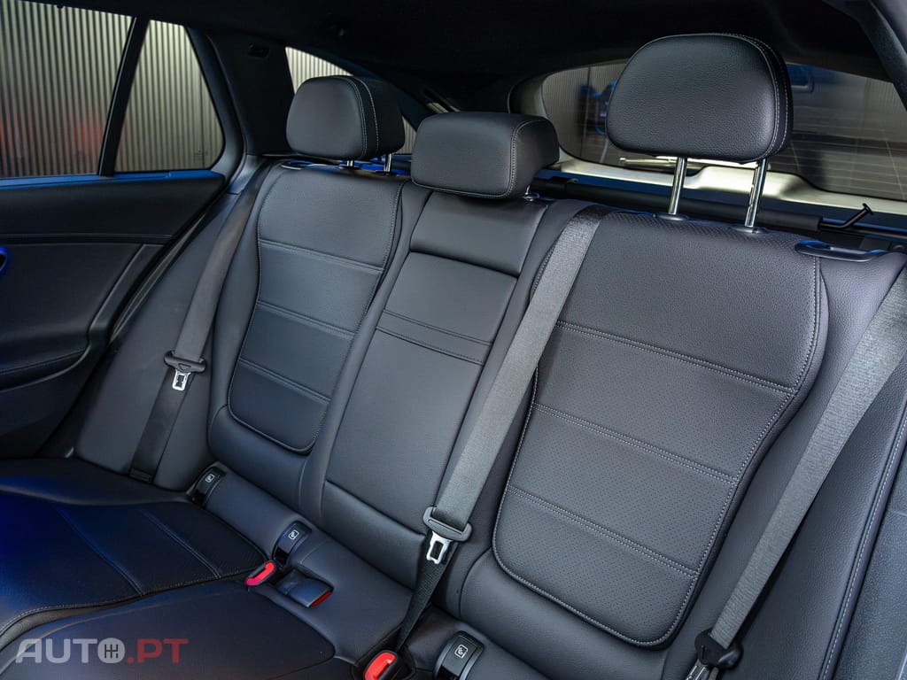 Mercedes-Benz C 300 e AMG Line