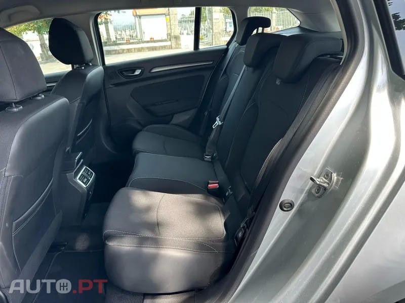 Renault Mégane Sport Tourer 1.6 E-Tech Hybrid