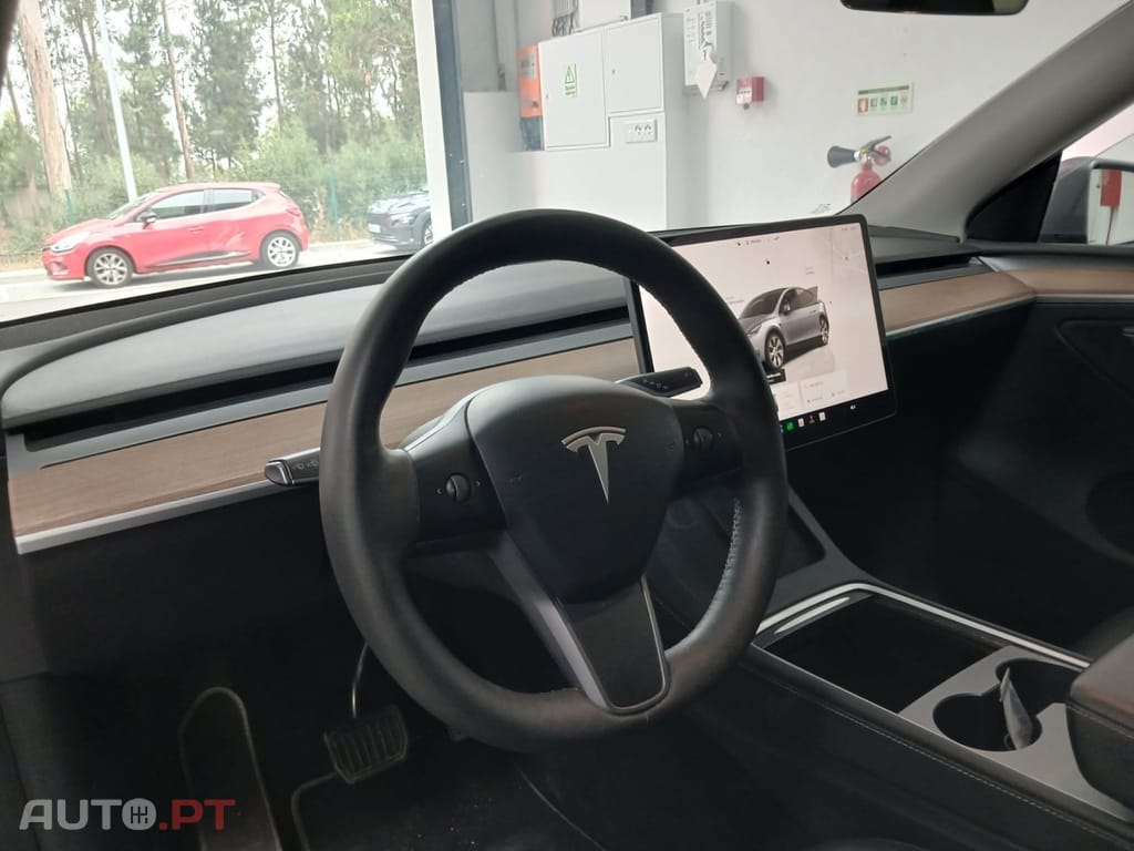 Tesla Model Y Long Range Dual Motor AWD