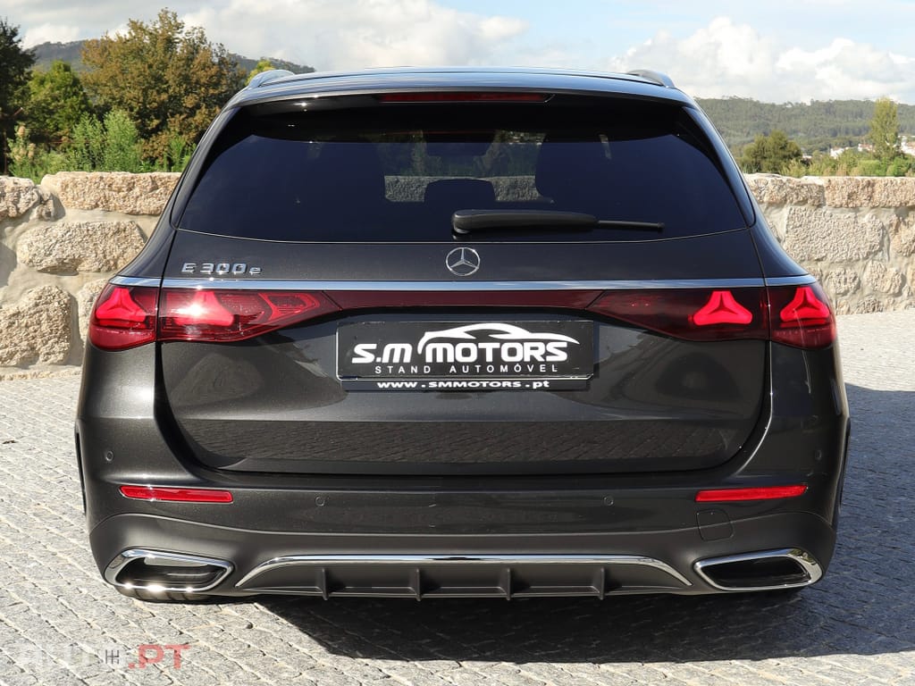 Mercedes-Benz E 300 e AMG Line — fotografia 6