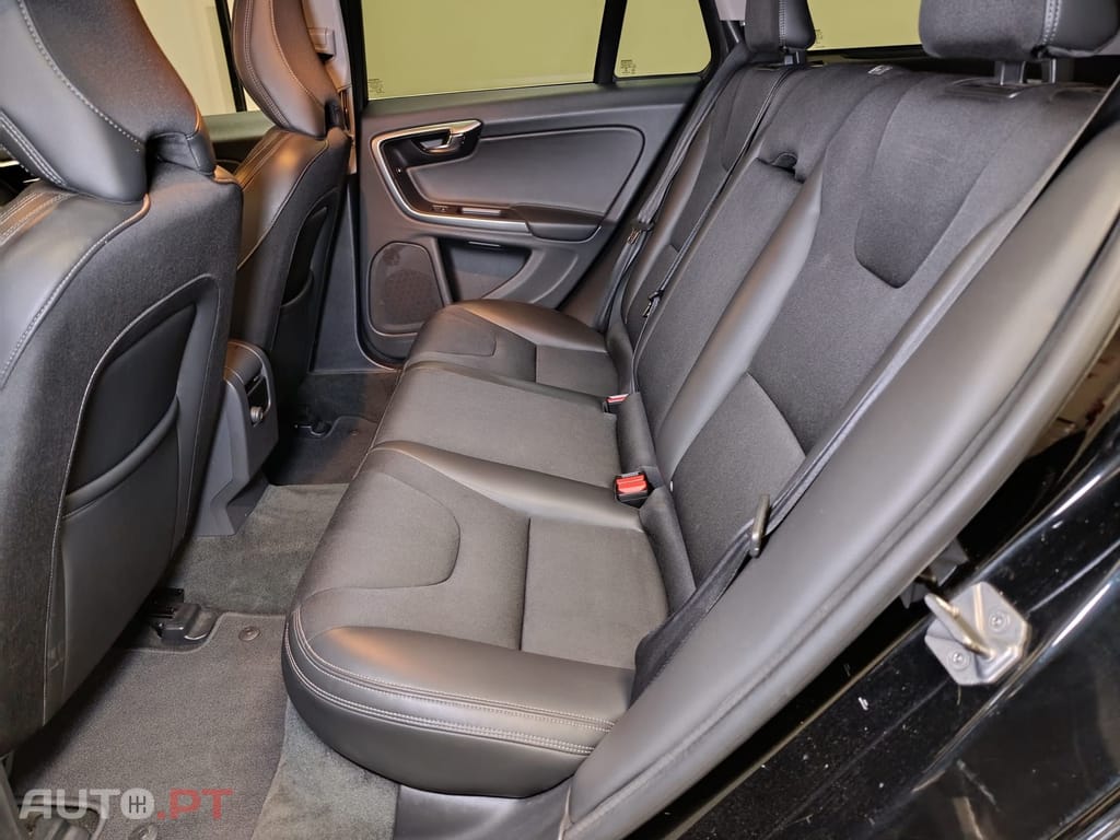 Volvo V60 2.4 D D6 Twin Engine Hibrid plug-in