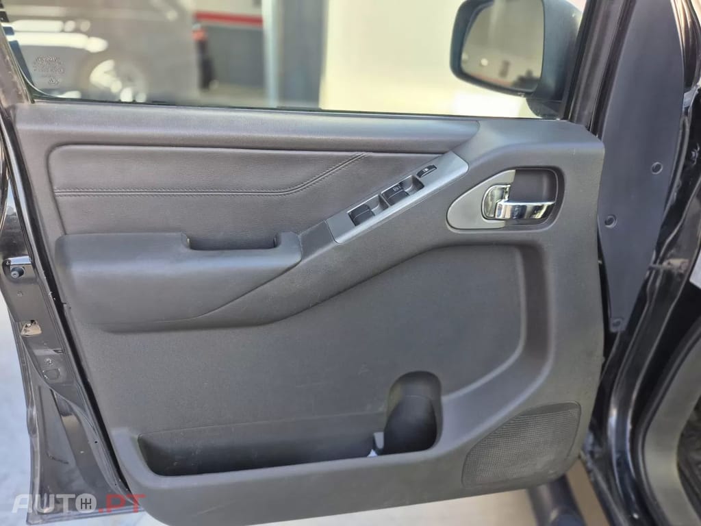 Nissan Navara 2.5 dCi CD LE Prem.+IT