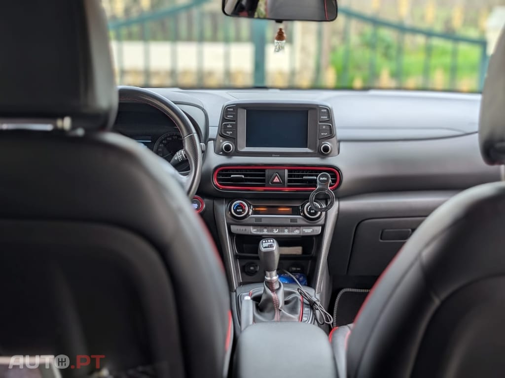 Hyundai Kauai 1.0 T-GDi Pele/Tecido Vermelho